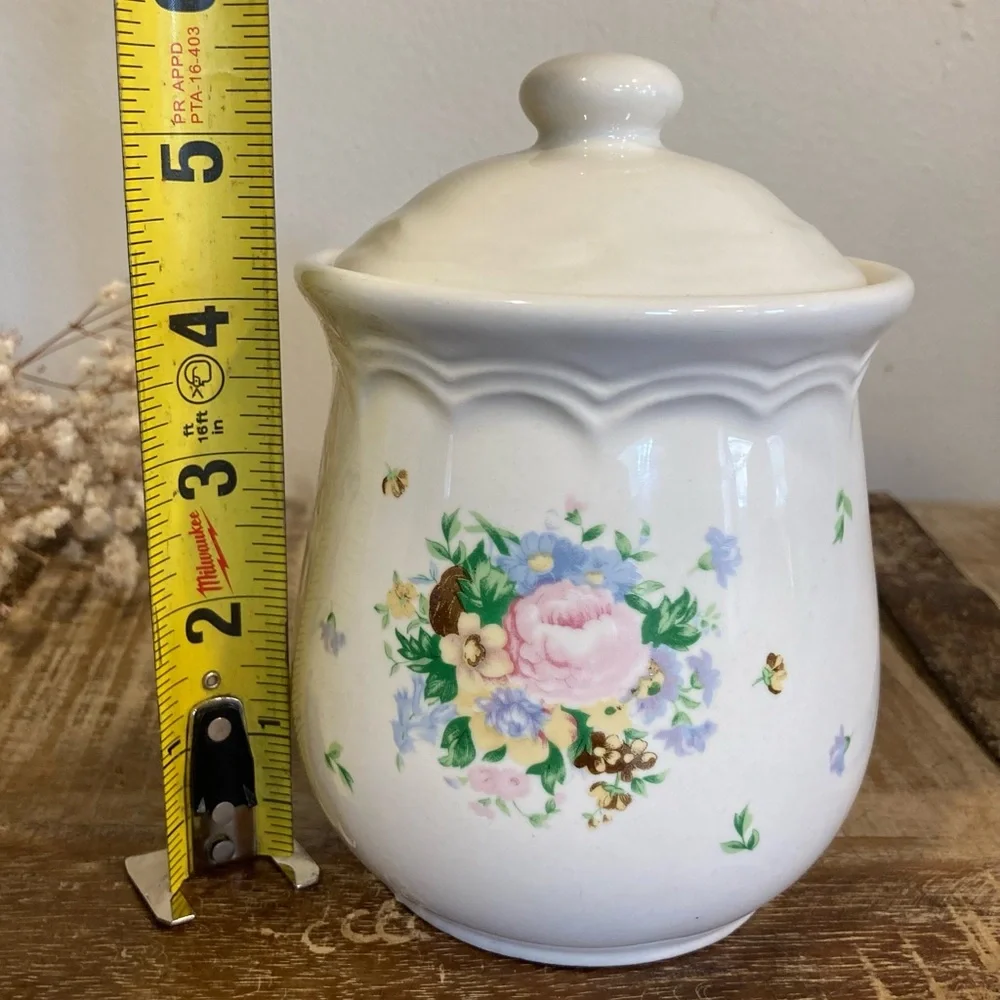 5.5” Tall Vintage Ceramic Canister Floral Container Storage Grandmacore Kitchen